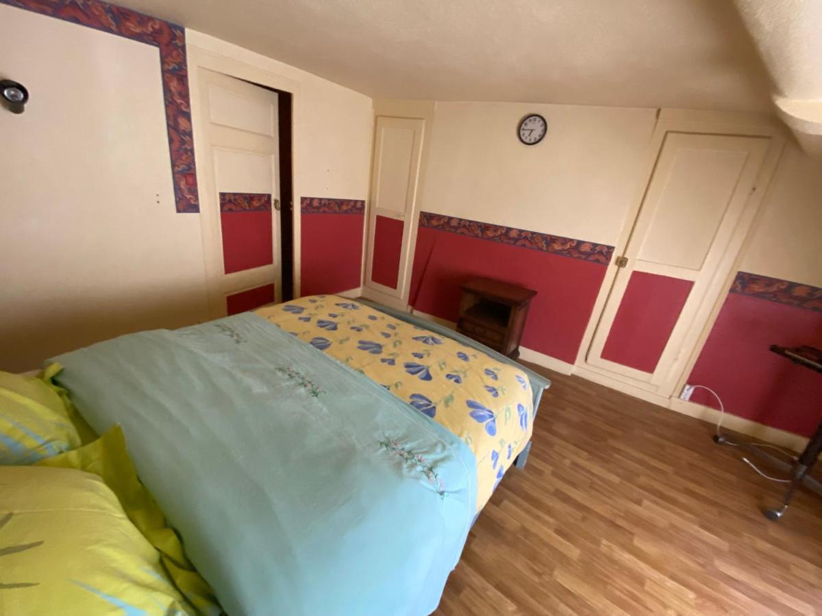 Four A Ban Apartment Mer Luaran gambar