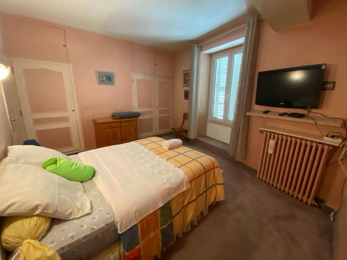 Four A Ban Apartment Mer Luaran gambar