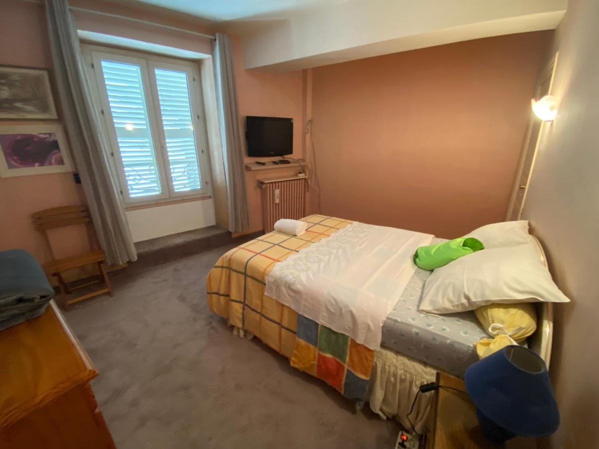 Four A Ban Apartment Mer Luaran gambar