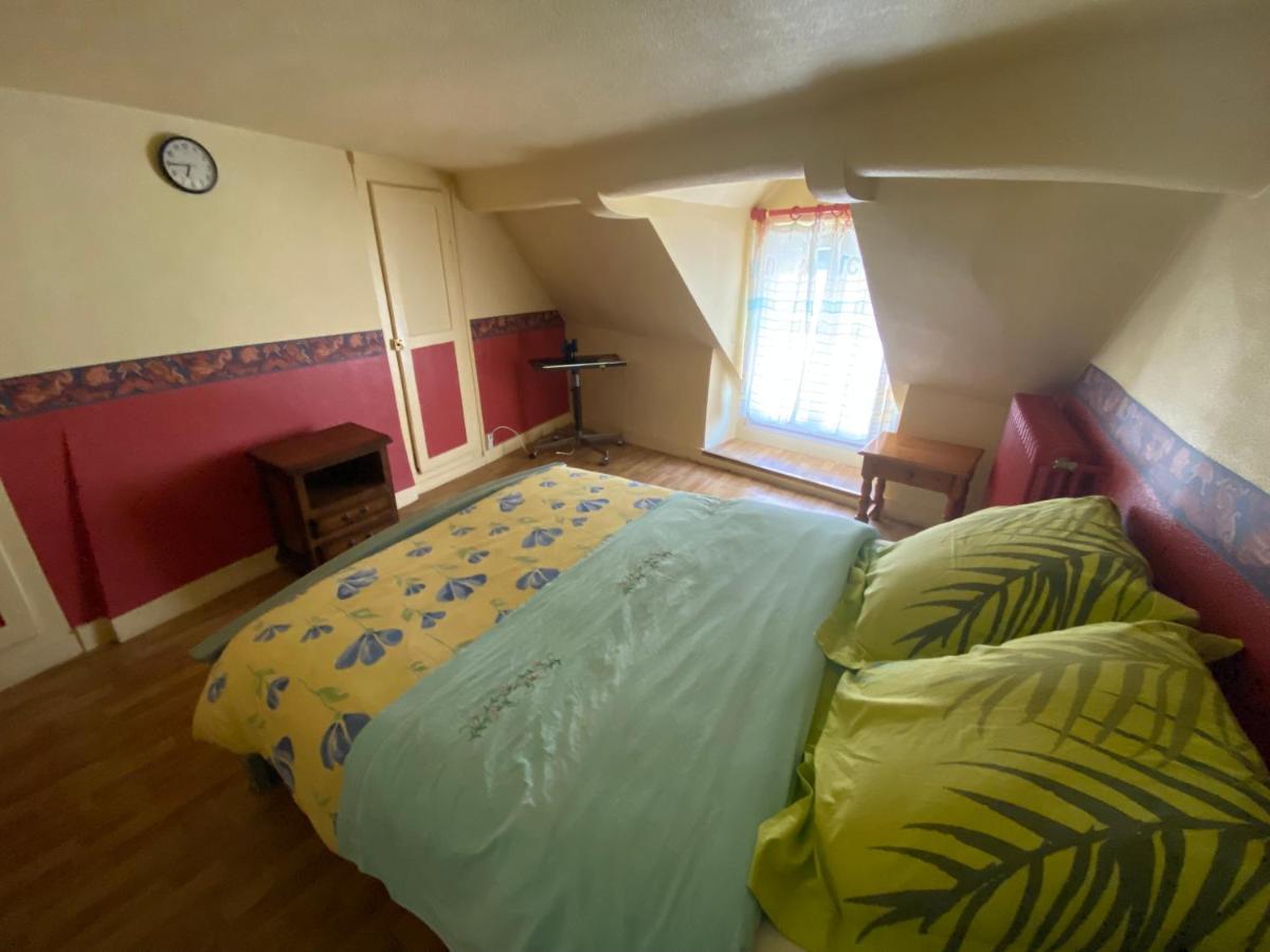 Four A Ban Apartment Mer Luaran gambar