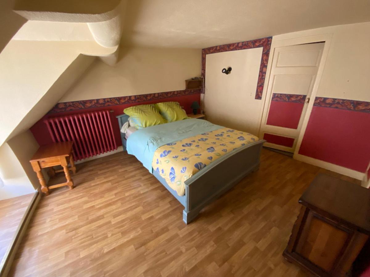 Four A Ban Apartment Mer Luaran gambar