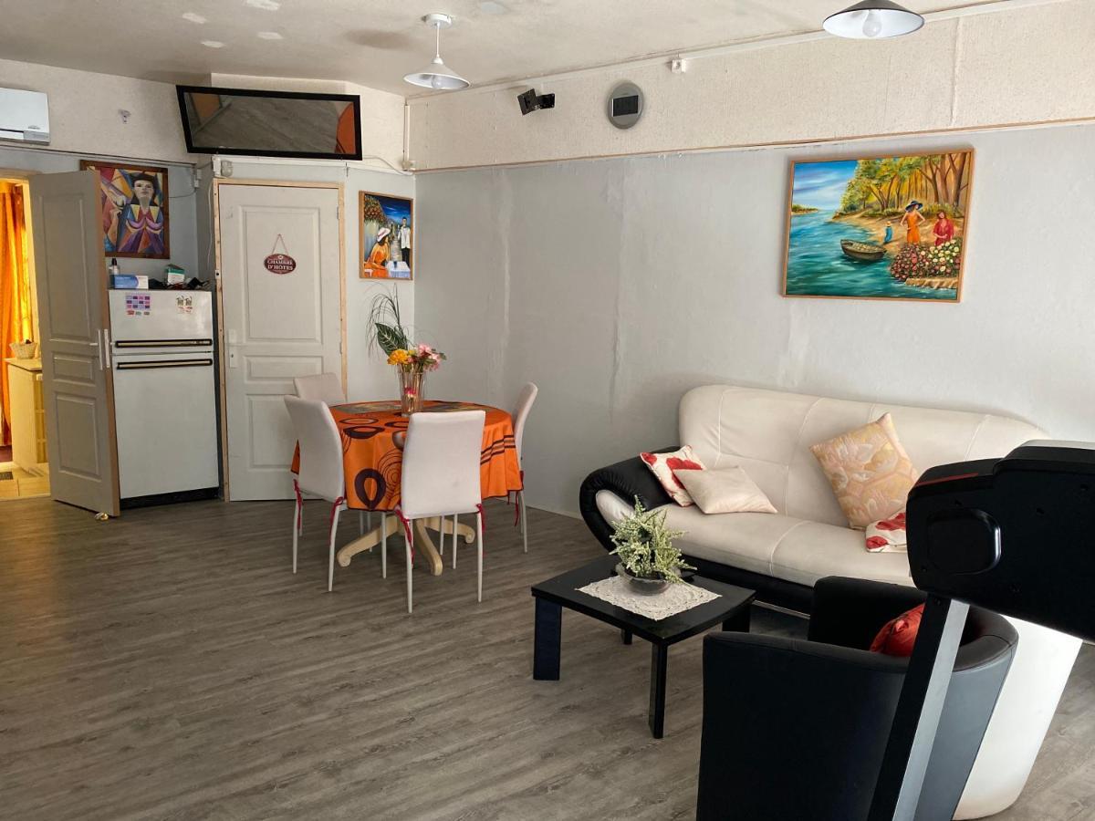 Four A Ban Apartment Mer Luaran gambar